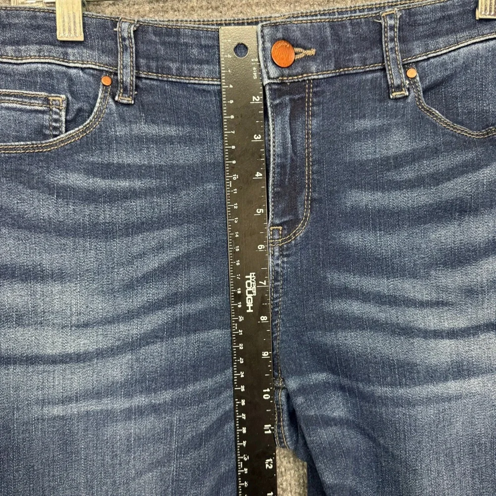Chicos Jeans 0 Short Womens 4P Blue Platinum Barely Boot Dark Wash Stretch Denim